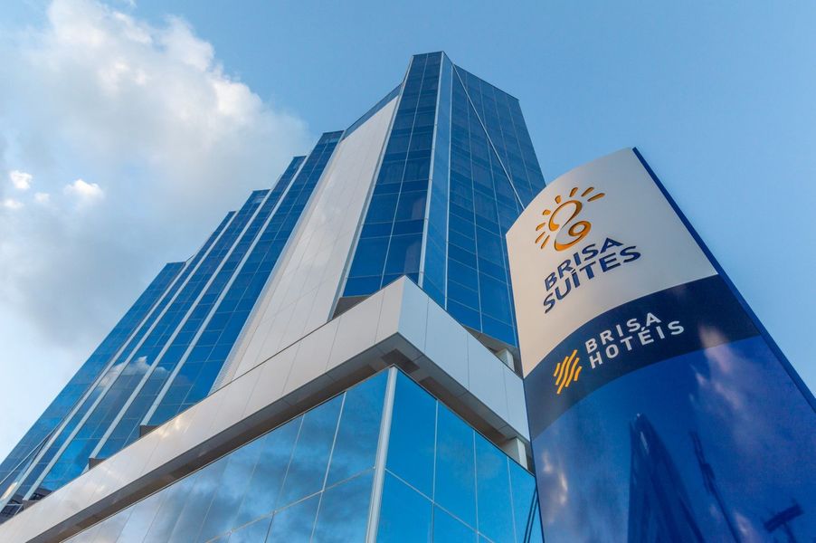 Exterior of Hotel Brisa Suites Pajuçara in Maceió