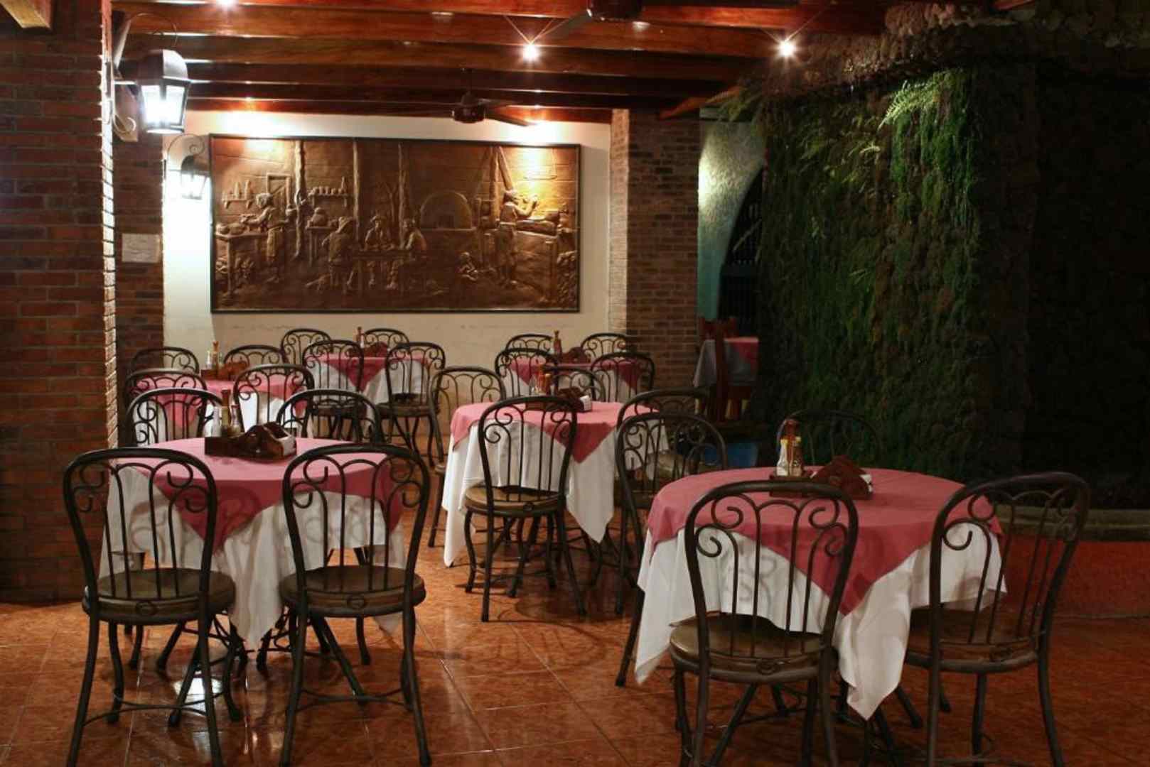 Hotel Boyeros — hero image
